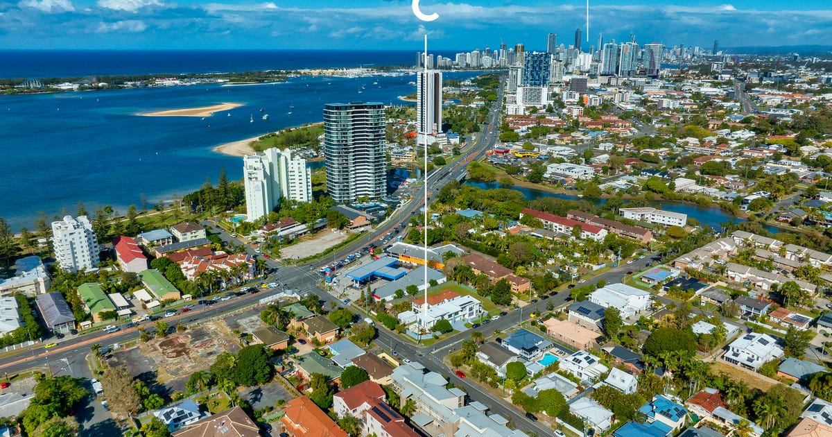 1/41 Huth Street, Labrador QLD 4215 - property.com.au