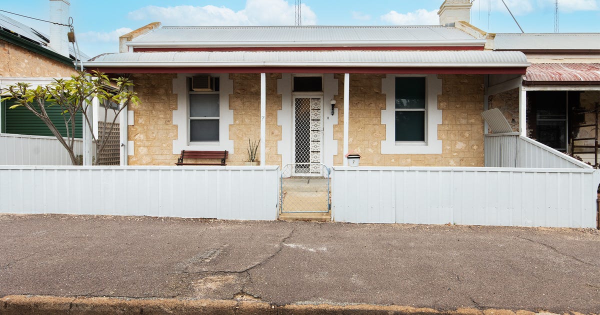 7 Robert Street, Moonta SA 5558