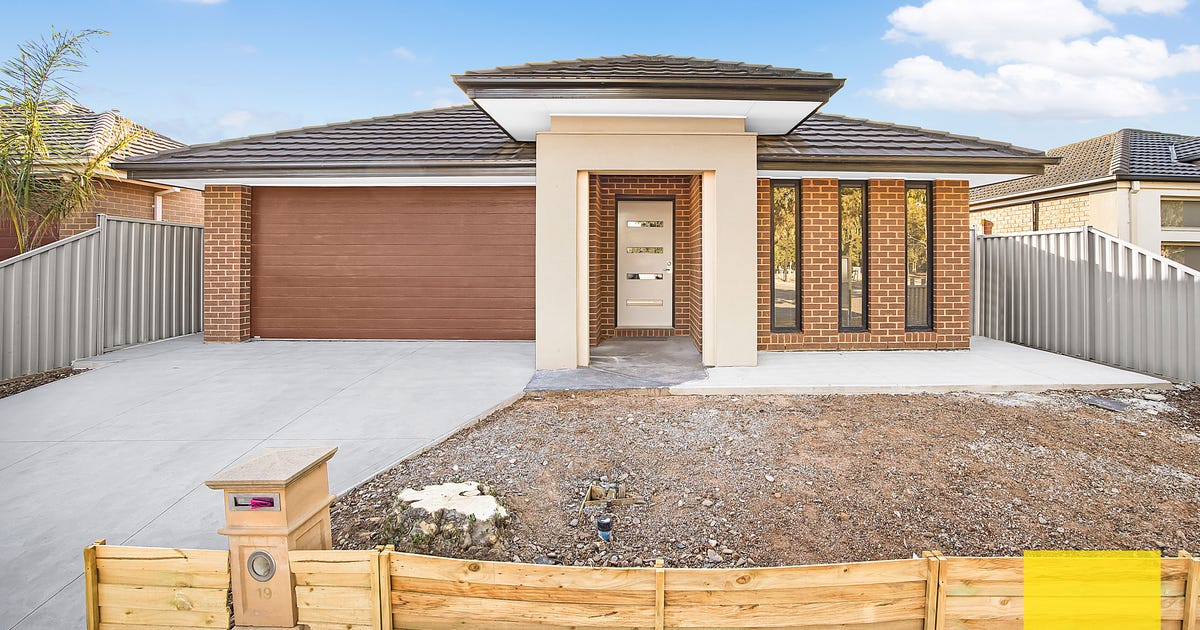 19 Perlette Drive, Point Cook VIC 3030 - property.com.au