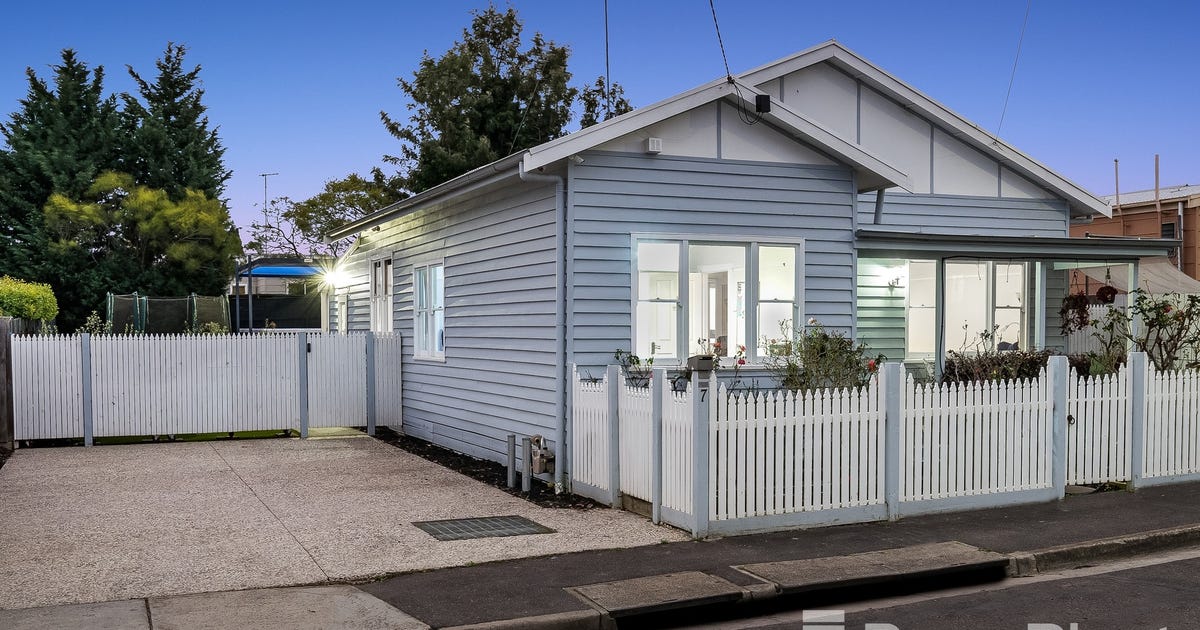 7 coquette street geelong west sale