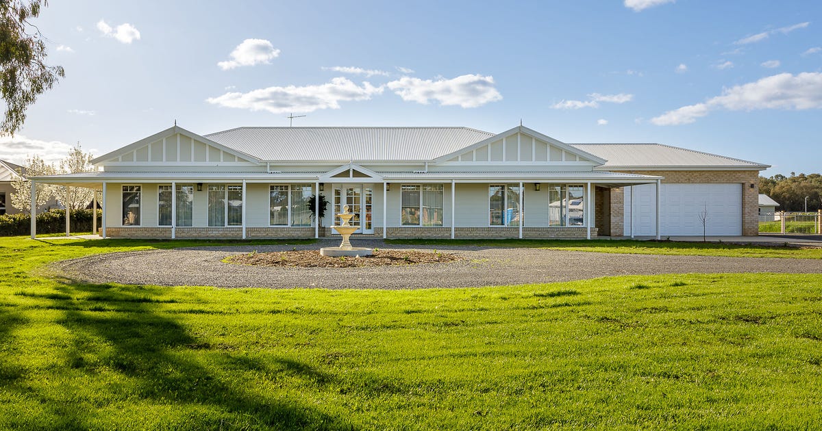 35 Wonga Park Drive, Waldara VIC 3678