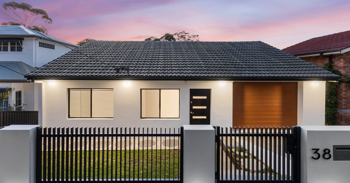 38 Ballantyne Road, Mortdale NSW 2223