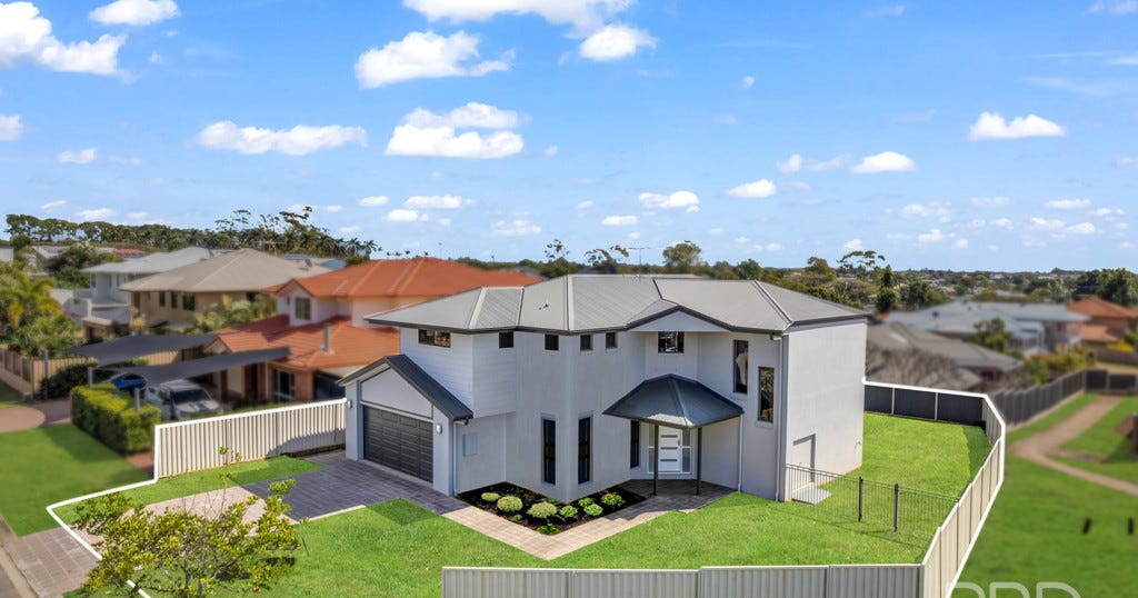 8 Huntly Place, Redland Bay QLD 4165