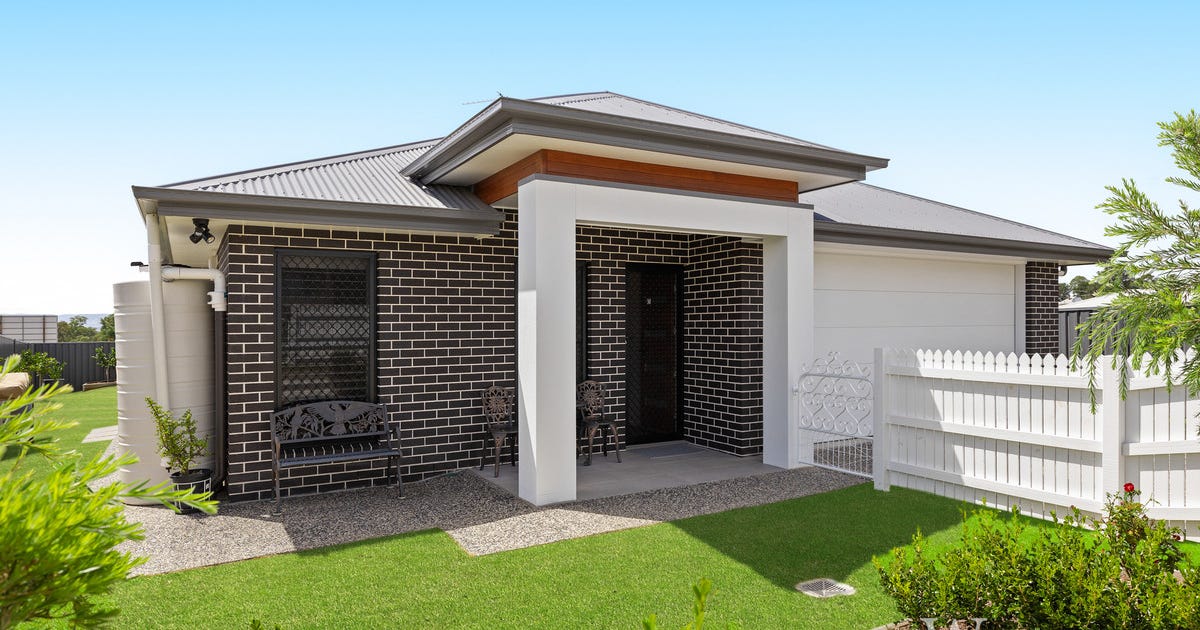 24 Sharon Drive, Rosenthal Heights QLD 4370 - property.com.au