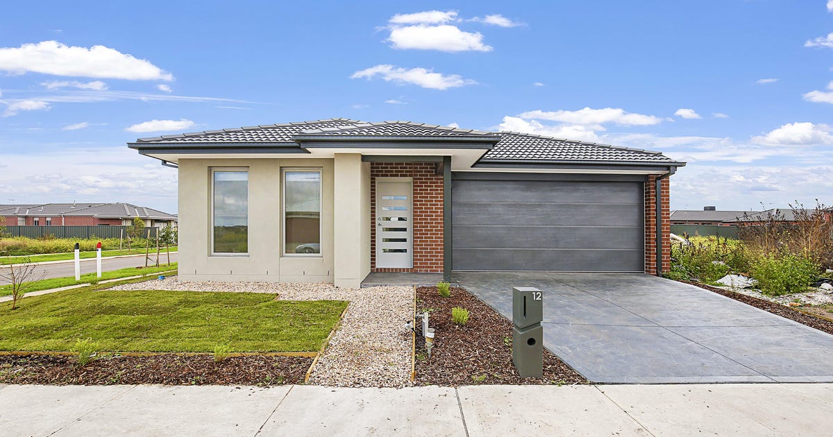 12 Ruff Way, Melton South VIC 3338 - property.com.au