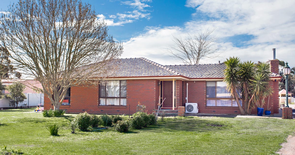 9 Sharpes Road, Miners Rest VIC 3352