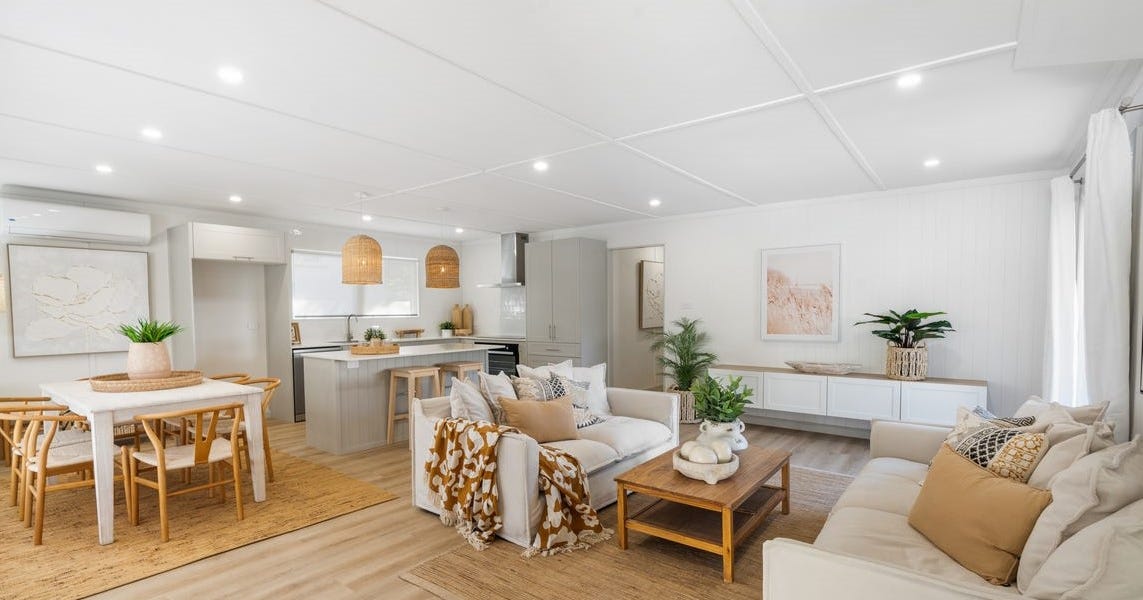 11 Dowling Drive, Southport QLD 4215