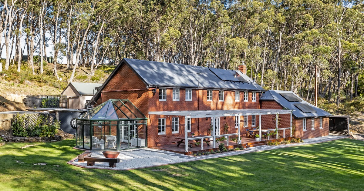 182 Gully Road, Carey Gully SA 5144