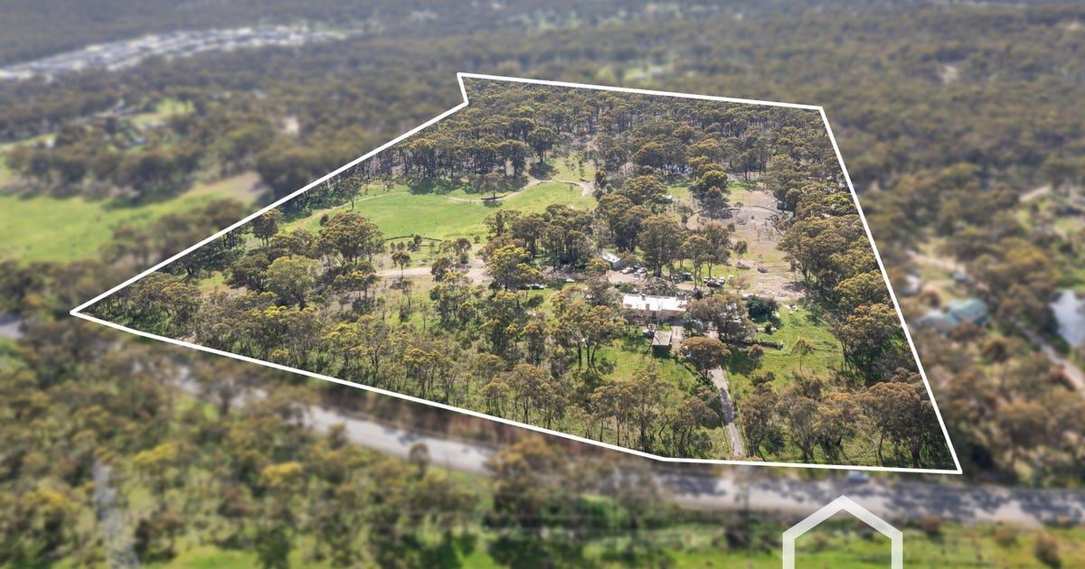 350370 Olympic Parade, Maiden Gully VIC 3551