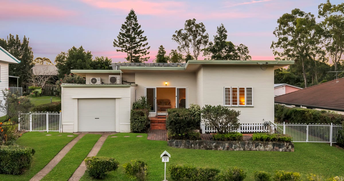 30 Edson Street, Kenmore QLD 4069