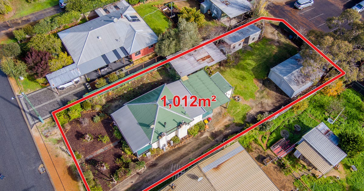 8 Church Street, Dwellingup WA 6213