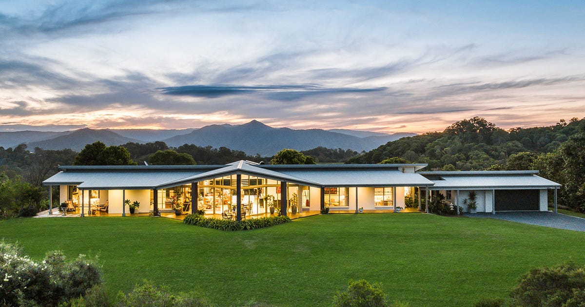 4 Highlander Court, Clear Mountain QLD 4500