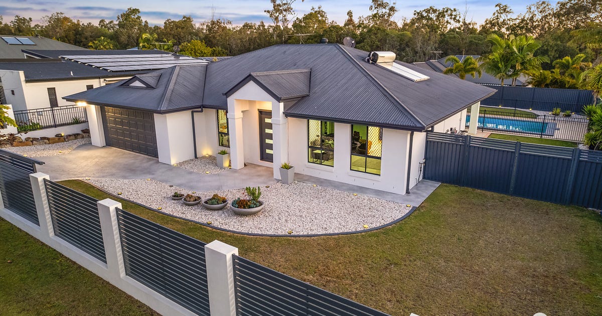 43 Tantanoola Street, Parkinson QLD 4115