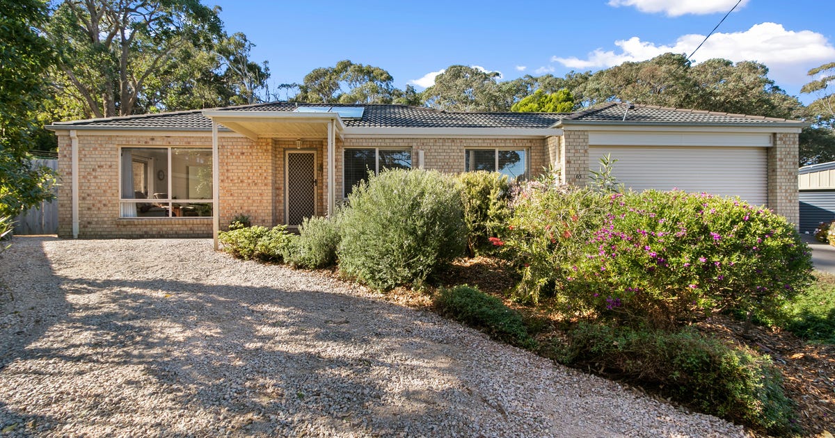 65 Robin Street, Lakes Entrance VIC 3909