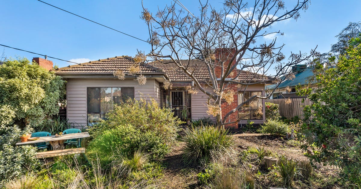 15 Couper-Angus Grove, Sunshine VIC 3020 - property.com.au
