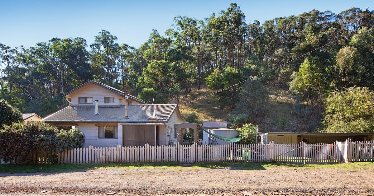 7 Long Gully Road, Flowerdale VIC 3717