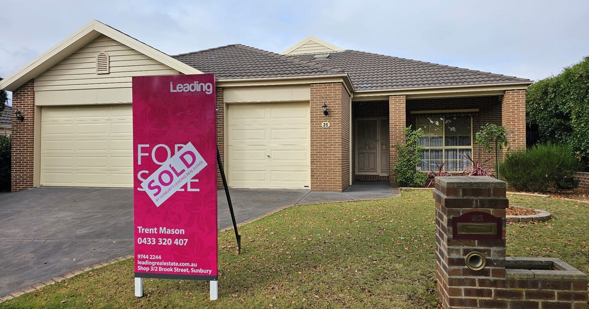 25 Belleview Drive, Sunbury VIC 3429