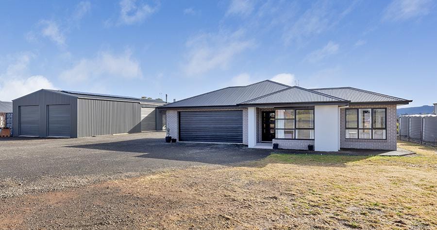 26 Rodeo Drive, Hillvue NSW 2340 - property.com.au