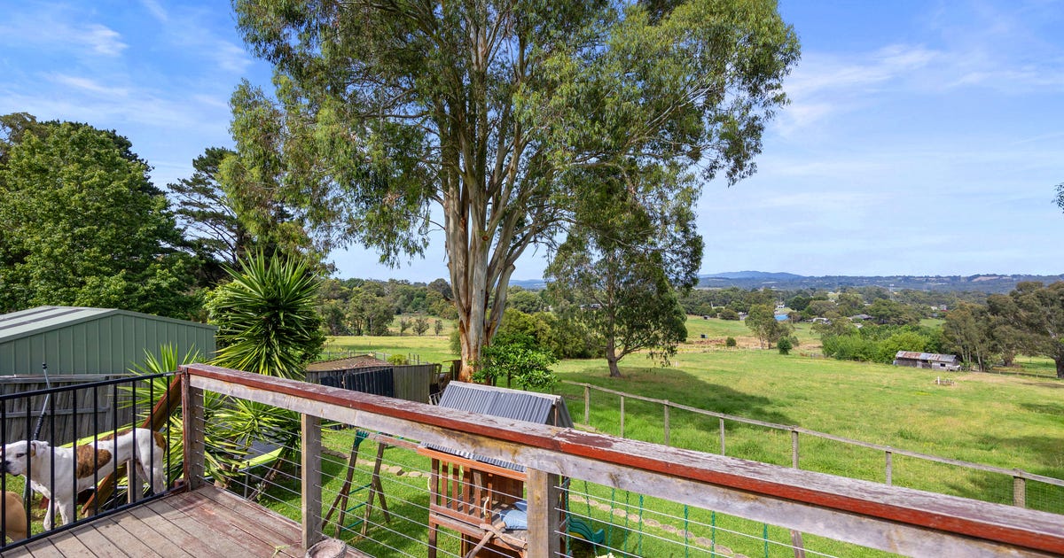 4 Williams Cres, Woori Yallock VIC 3139