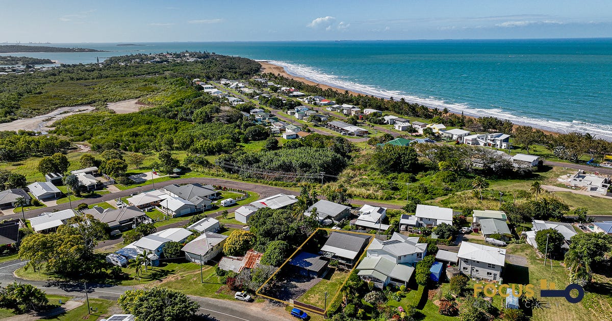 24 Sarina Beach Road, Sarina Beach QLD 4737