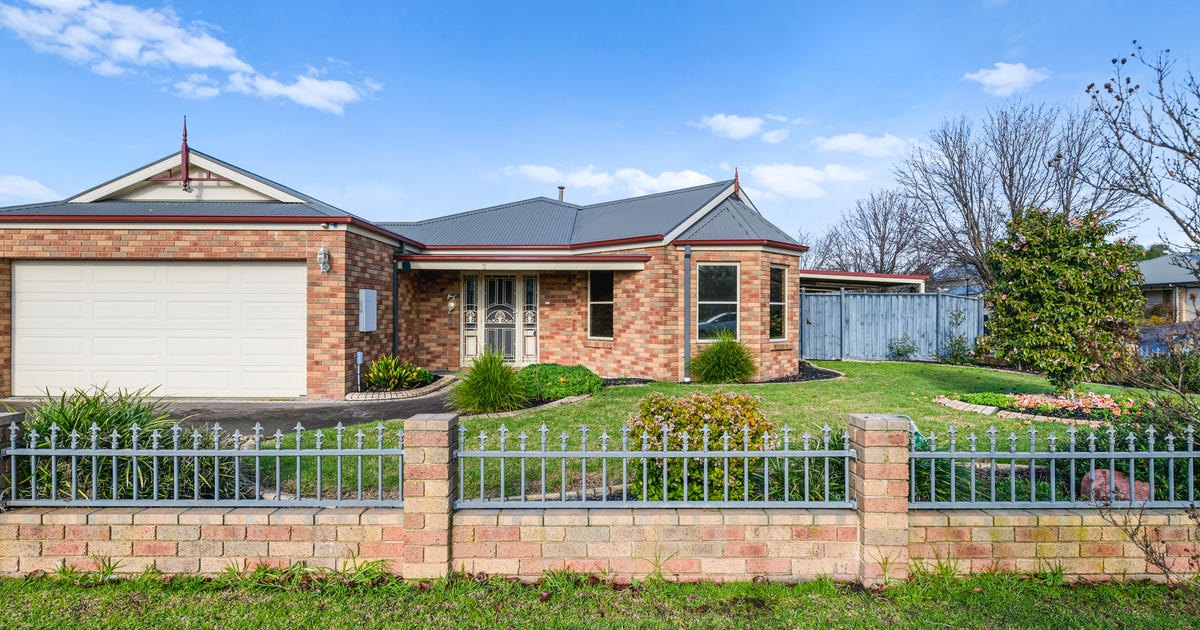 2 Shearers Court, Pakenham VIC 3810