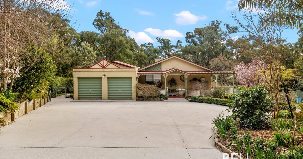 27 Devon Avenue, Cockatoo VIC 3781 - property.com.au