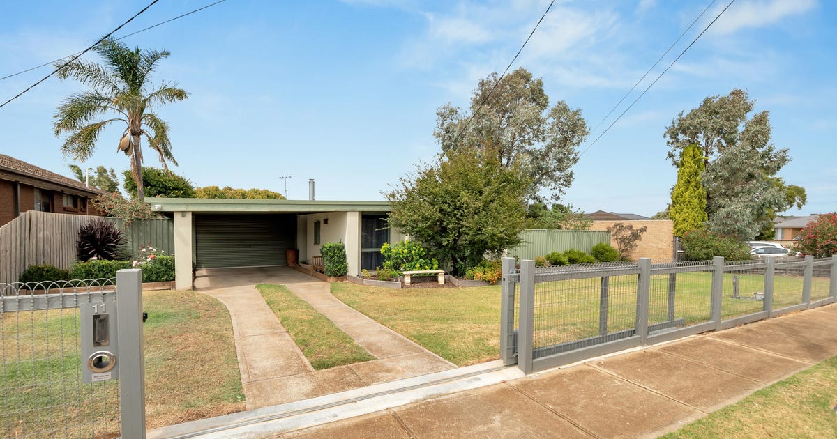 39 Denny Place, Melton South, Property History & Address Research