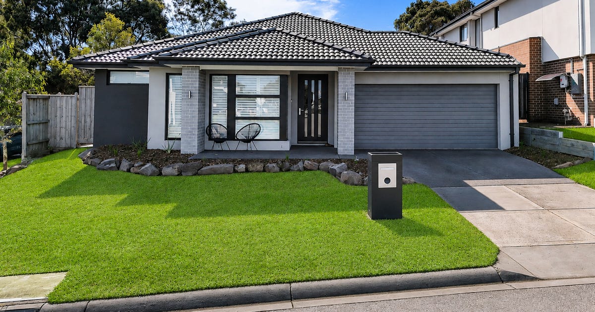 Penley Built 10 Penley Rise, Officer VIC 3809 - property.com.au