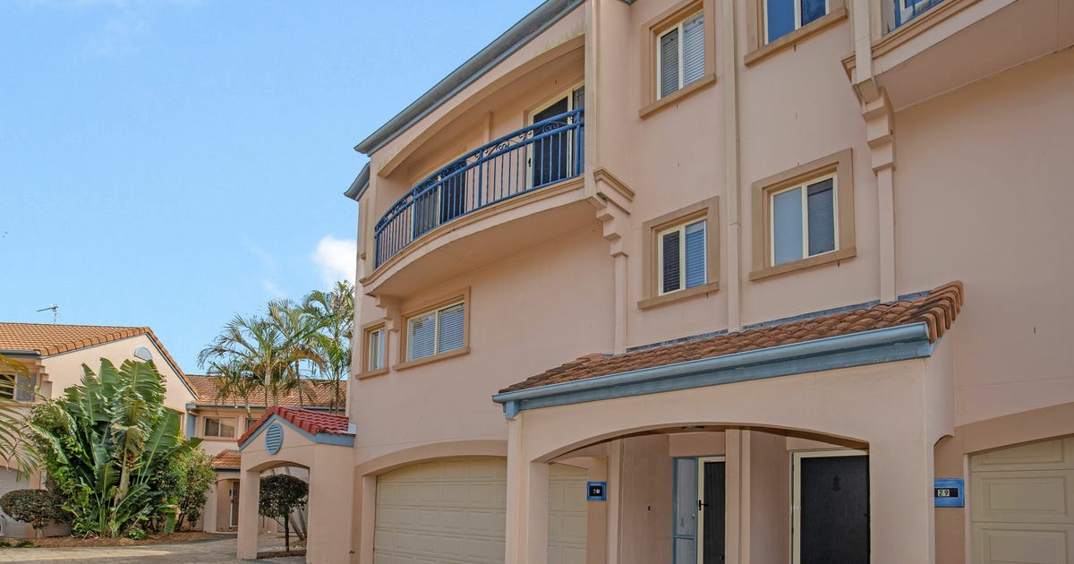 28 John Lund Drive, Hope Island QLD 4212