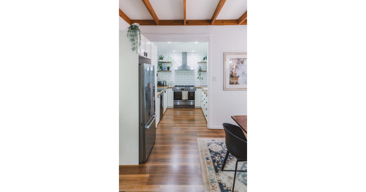 4 Admiral Road, Bedfordale WA 6112