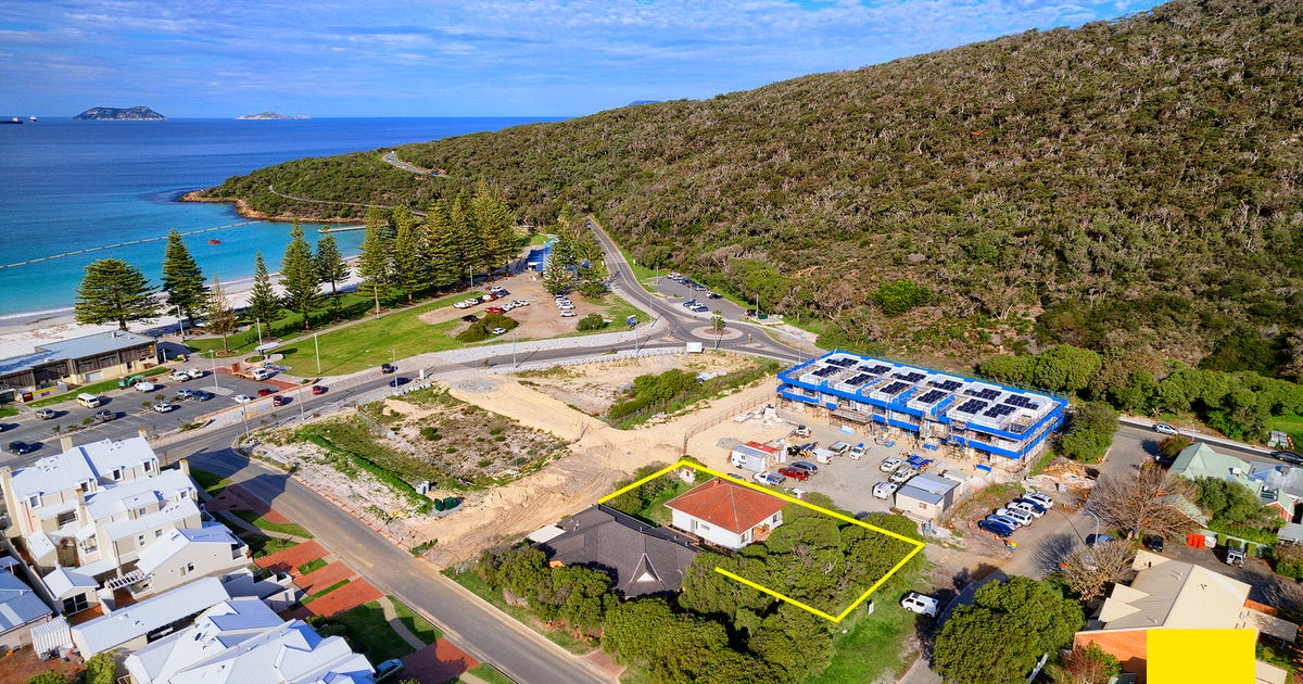 6 Marine Terrace, Middleton Beach WA 6330