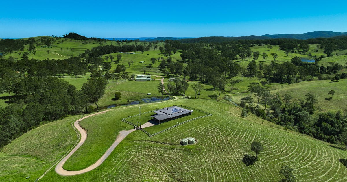 12 Weicks Road, Crediton QLD 4757