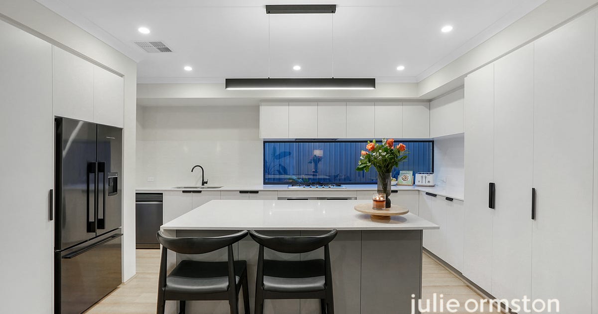 12 Alabaster Approach, Jindalee WA 6036