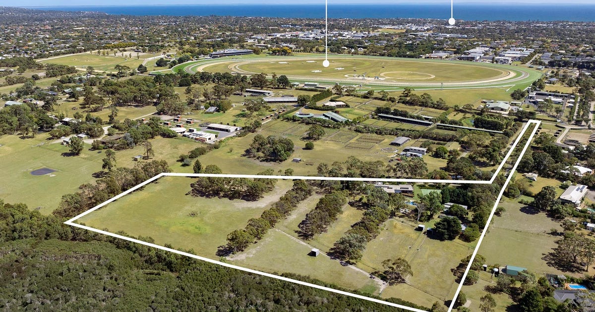 166 Roberts Road, Mornington VIC 3931