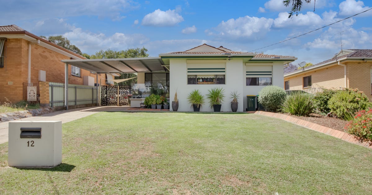 12 Banks Avenue, Kooringal NSW 2650 