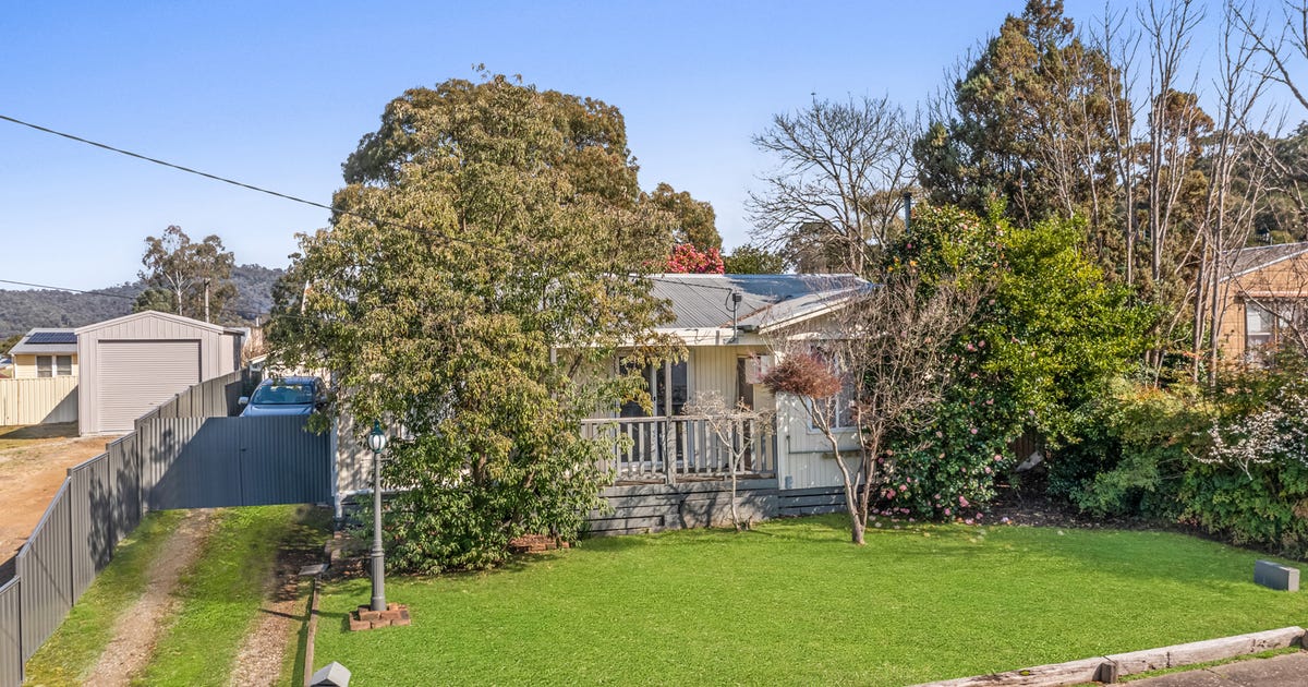 5 Fifth Street, Eildon VIC 3713