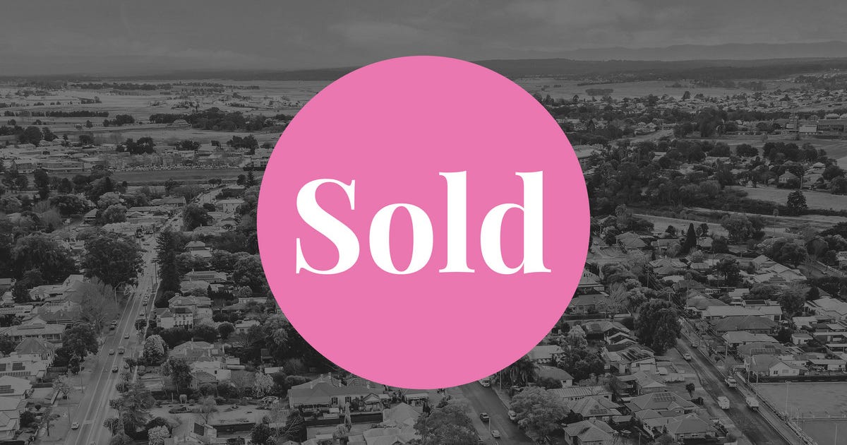 1 Stella Avenue, Louth Park NSW 2320