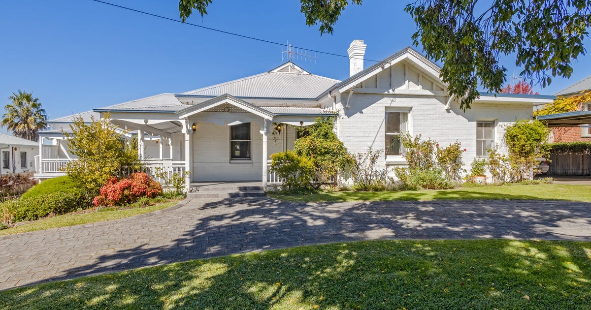 184 Peel Street, Bathurst NSW 2795