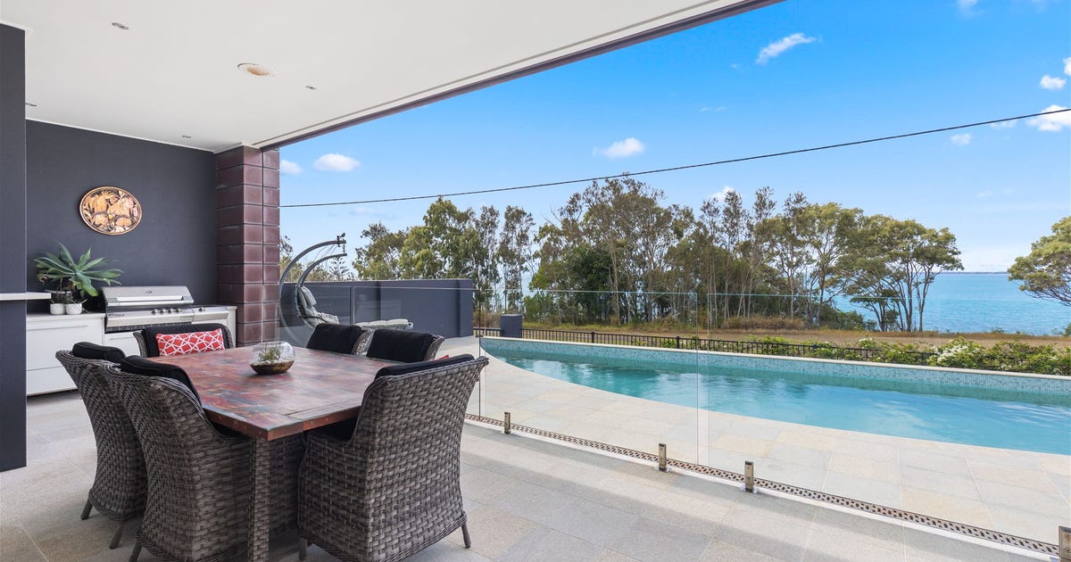 107 Esplanade, Point Vernon QLD 4655