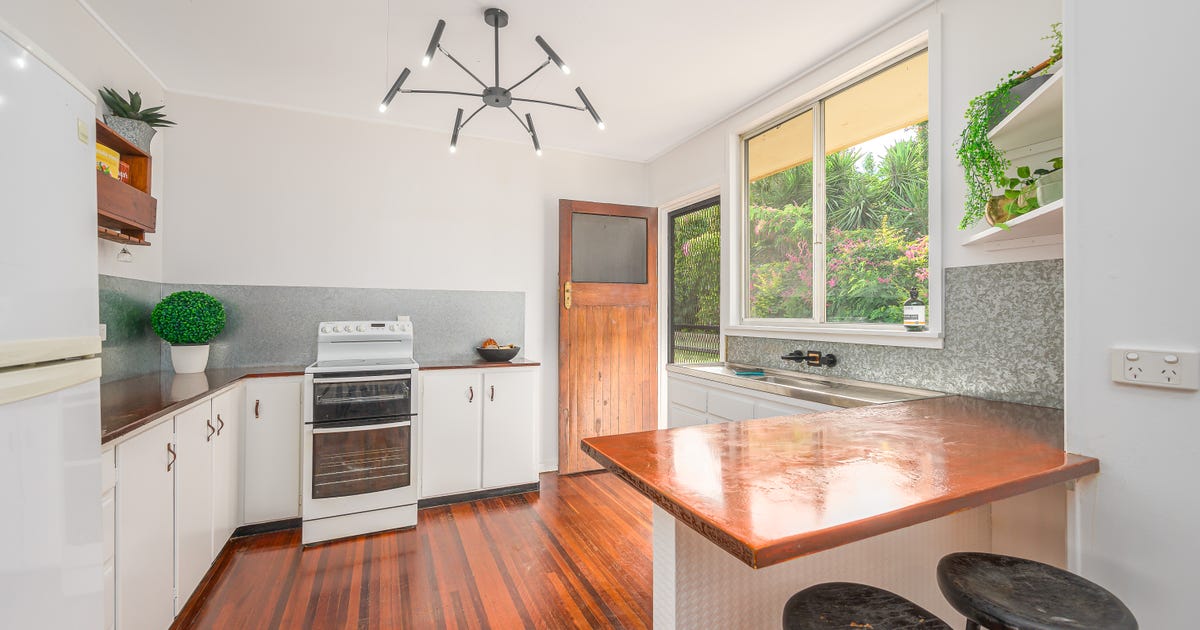 30 Boles Street, West Gladstone QLD 4680