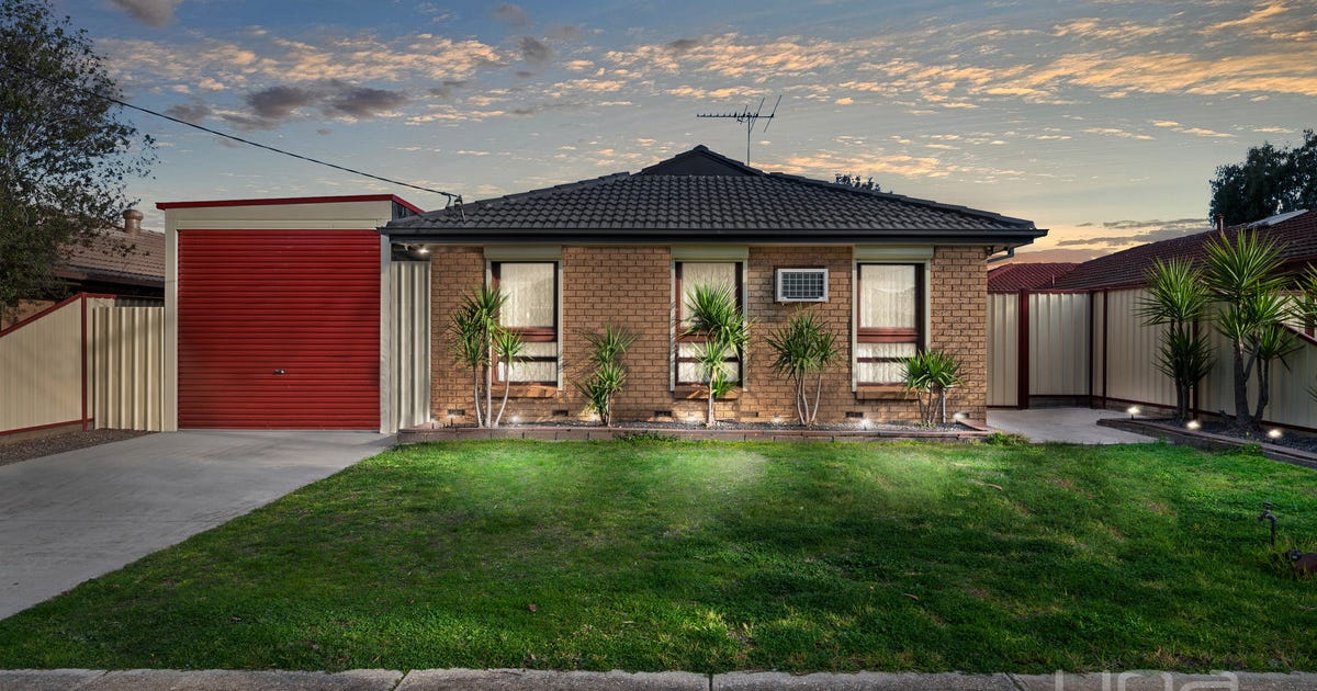 3 Risson Street, Melton South VIC 3338 - property.com.au