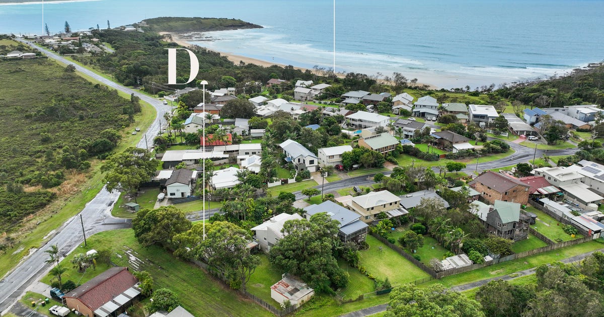 4 Headland Road, Arrawarra Headland NSW 2456