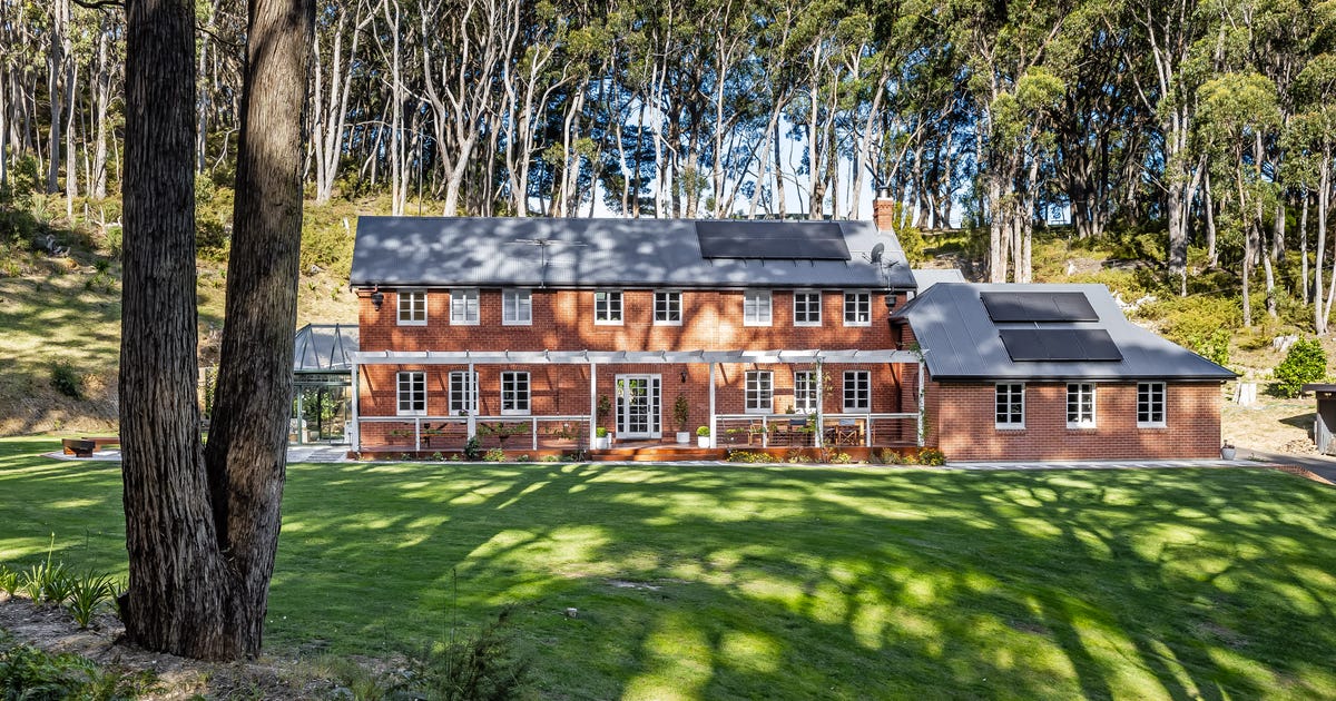 182 Gully Road, Carey Gully SA 5144