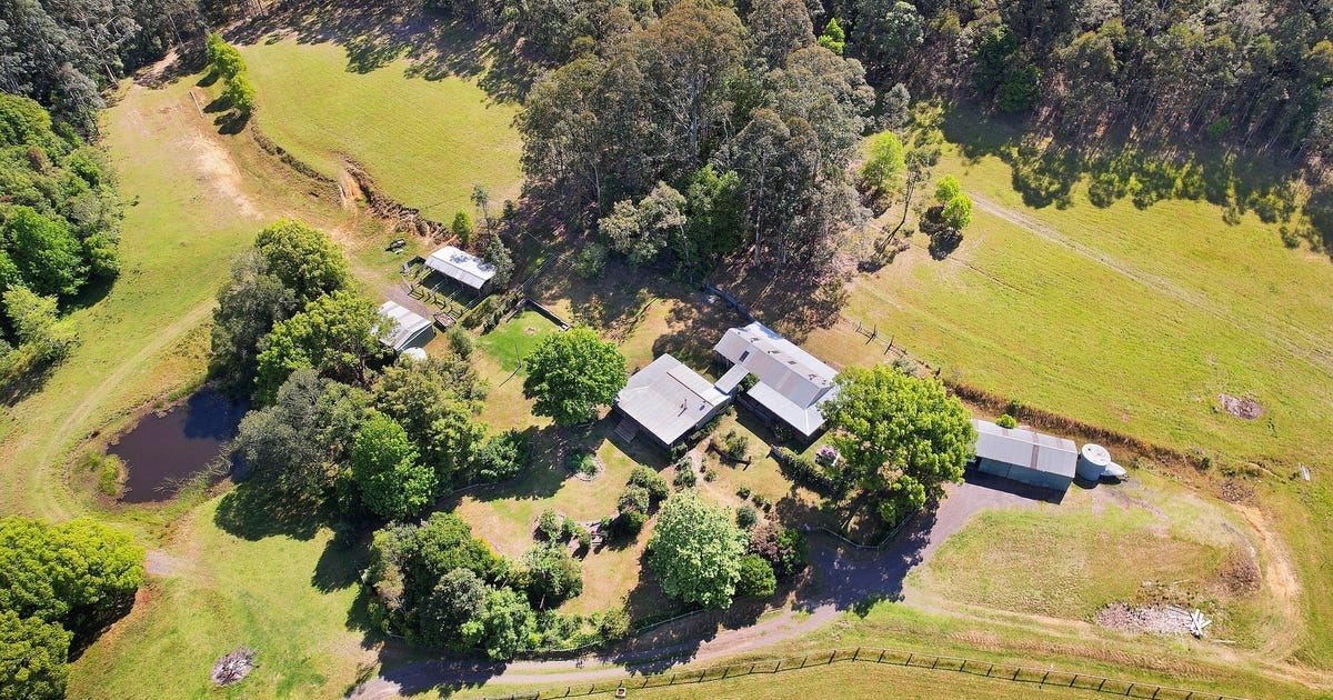 77 Hills Lane, Yarramalong NSW 2259