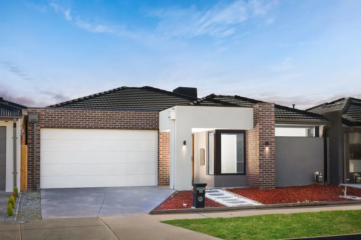 18 Derrimut Street, Rockbank, VIC 3335