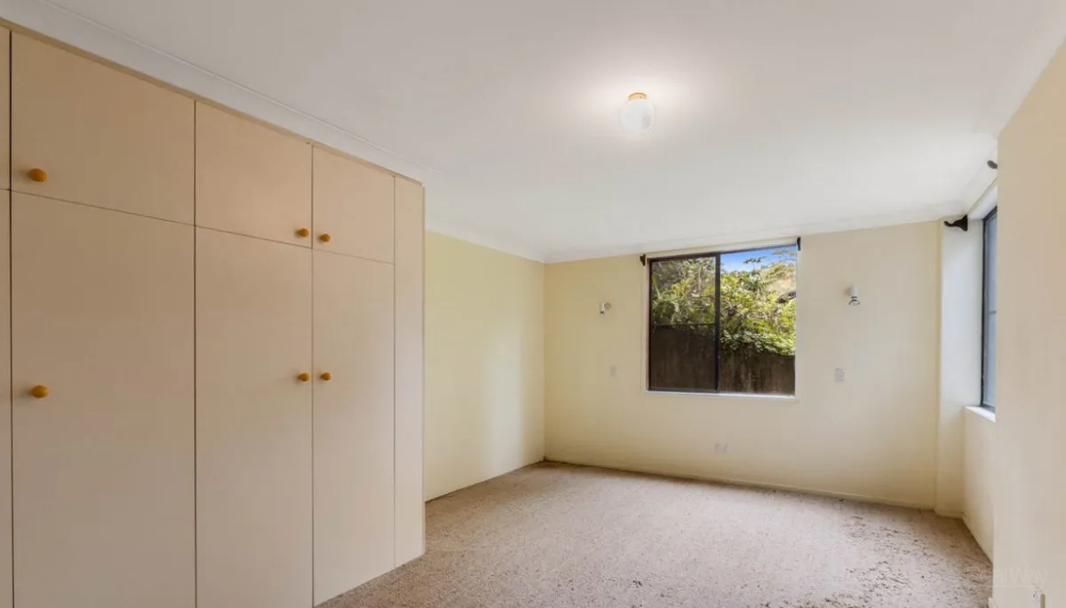 10 Brodie Street Mount Lofty QLD 4350 property .au