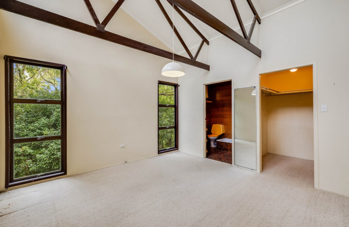 10 Brodie Street Mount Lofty QLD 4350 property .au