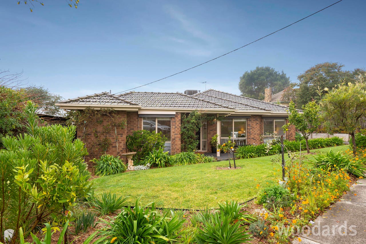 1 4 Durward Avenue Glen Waverley VIC 3150 property .au