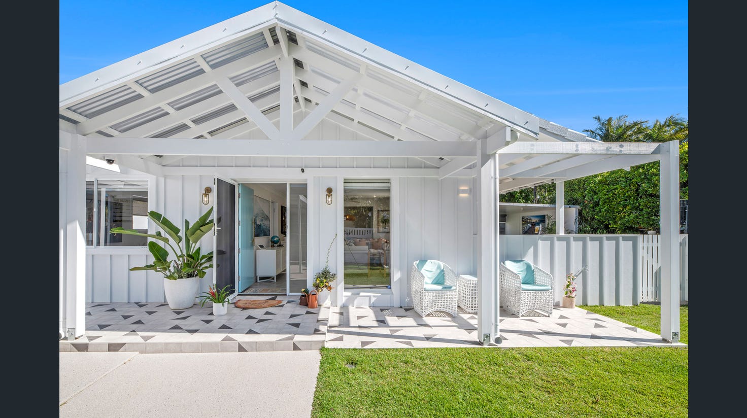 41 Horizon Avenue Ashmore renovated white coastal exterior hero photograph