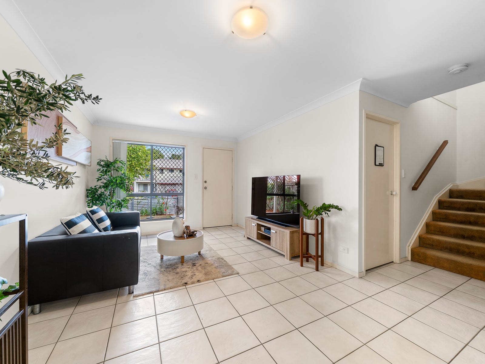Property image – photo 2